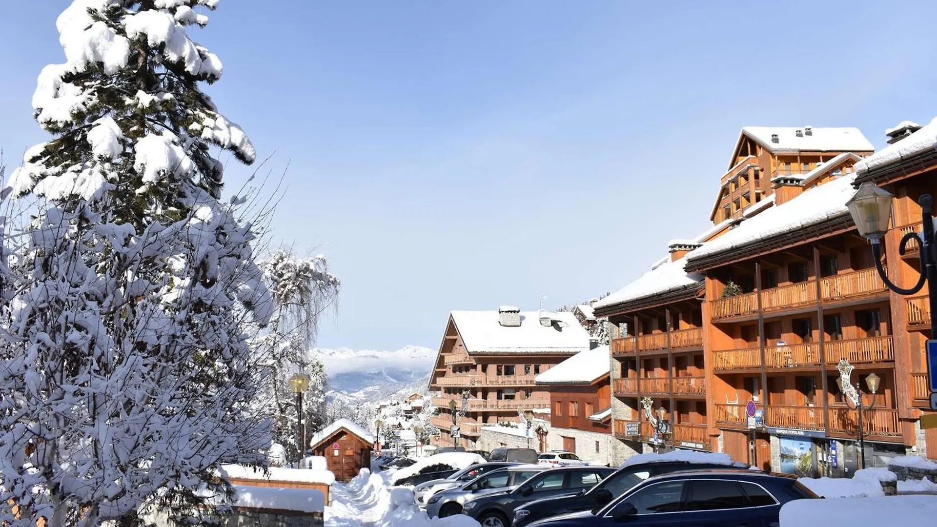 Appartement Familial 12 Pers. Avec Balcon, Cheminee, Proche Pistes Et Commerces A Meribel - Fr-1-180-619 Les Allues 0*,  Frankrig