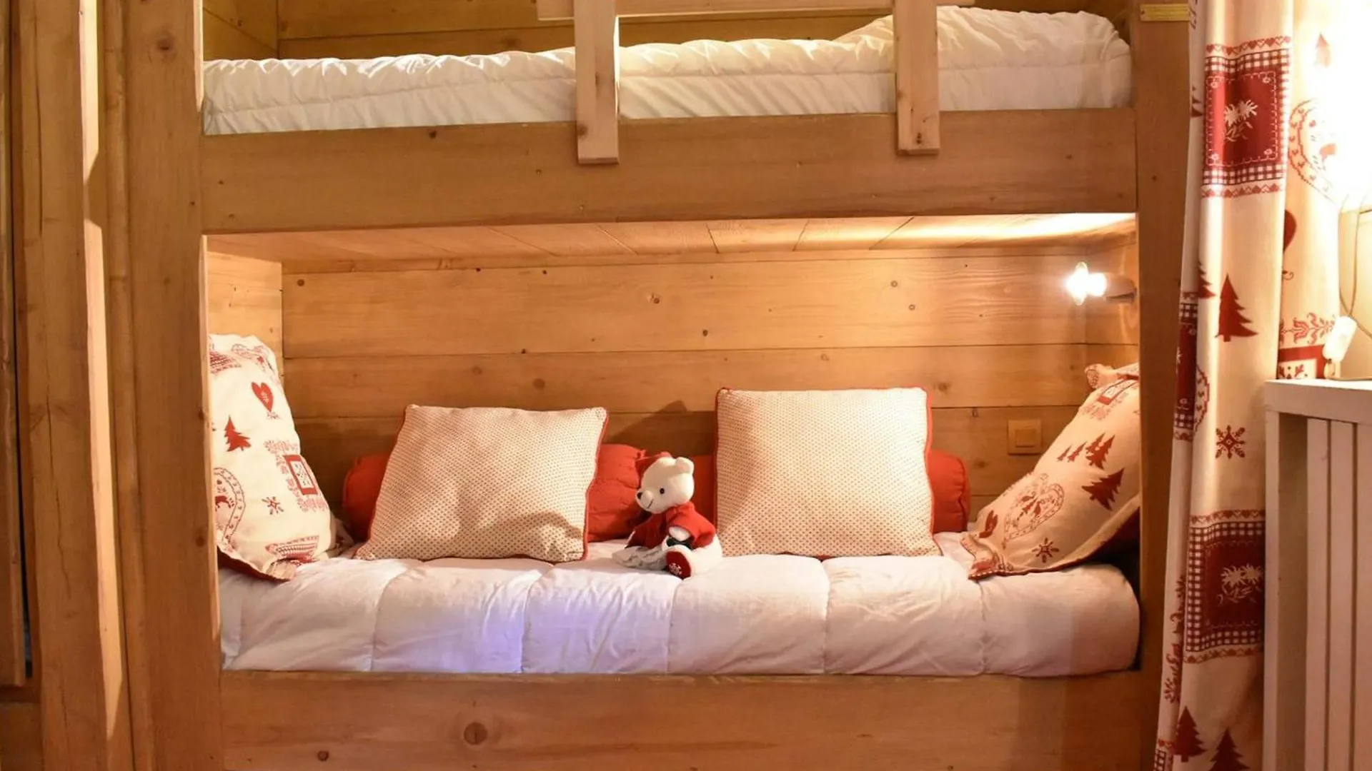 Appartement Familial 12 Pers. Avec Balcon, Cheminee, Proche Pistes Et Commerces A Meribel - Fr-1-180-619 Les Allues 0*,